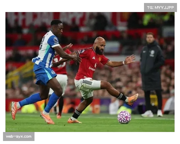 曼联进攻空间创造出色 姆伯莫边路突破制造关键助攻机会 曼联进攻空间创造出色 姆伯莫边路突破制造关键助攻机会